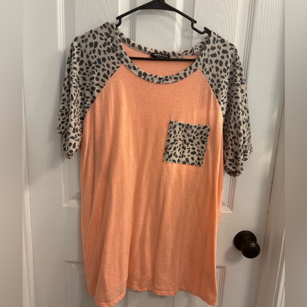 Hemish short sleeve tree orange and cheetah